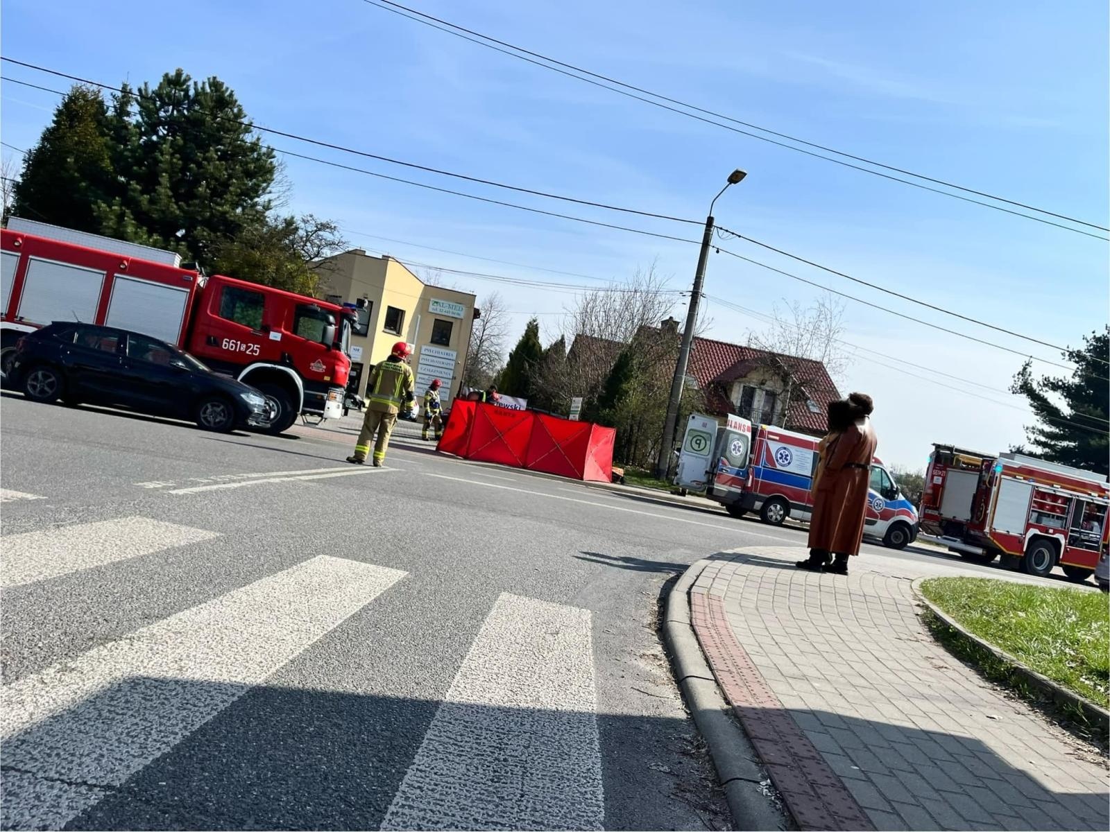 Zdjęcie w galerii na portalu naszwodzislaw.com: Samochód osobowy uderzył w motocykl na Radlińskiej wiadomości z regionu