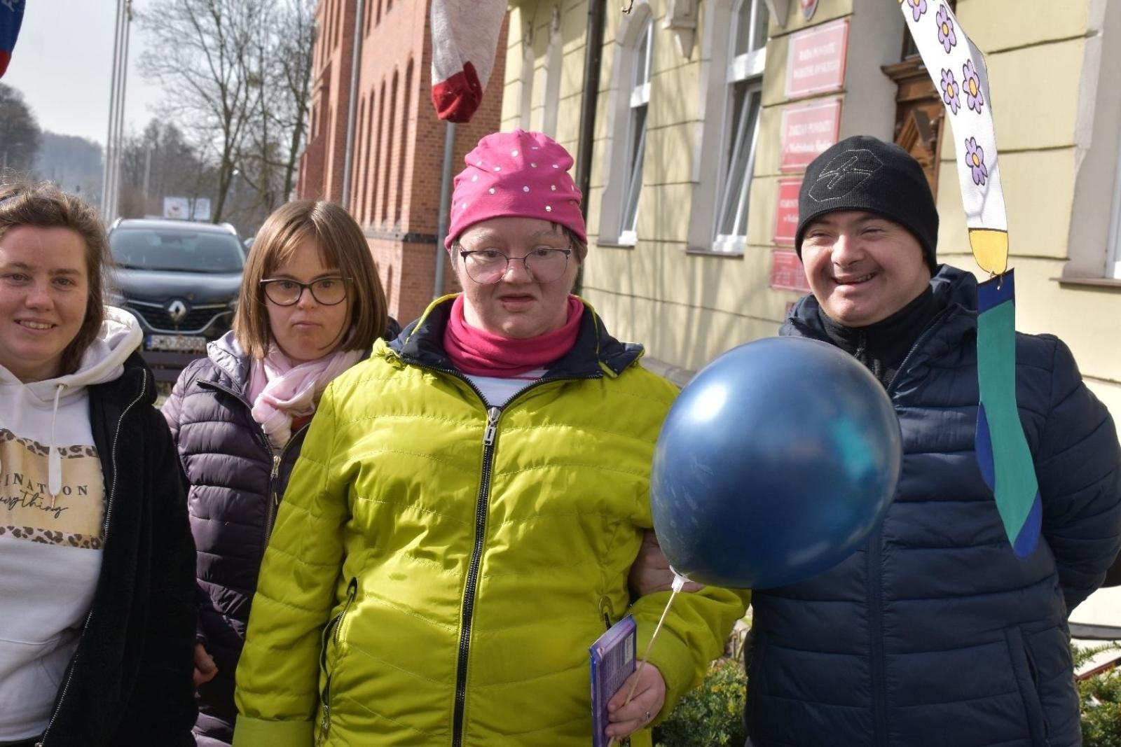 Zdjęcie w galerii na portalu naszwodzislaw.com: Dzień Skarpetki Nie Do Pary w wodzisławskim starostwie [FOTO] wiadomości z regionu