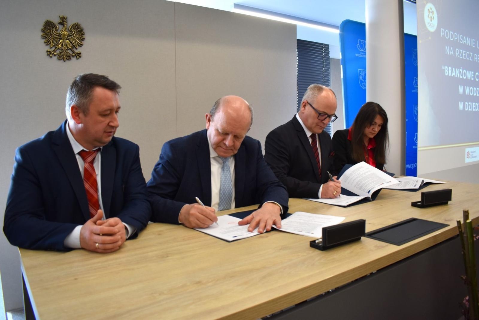 Zdjęcie w galerii na portalu naszwodzislaw.com: W powiecie powstanie Branżowe Centrum Umiejętności wiadomości z regionu