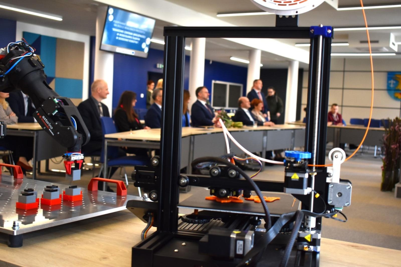 Zdjęcie w galerii na portalu naszwodzislaw.com: W powiecie powstanie Branżowe Centrum Umiejętności wiadomości z regionu