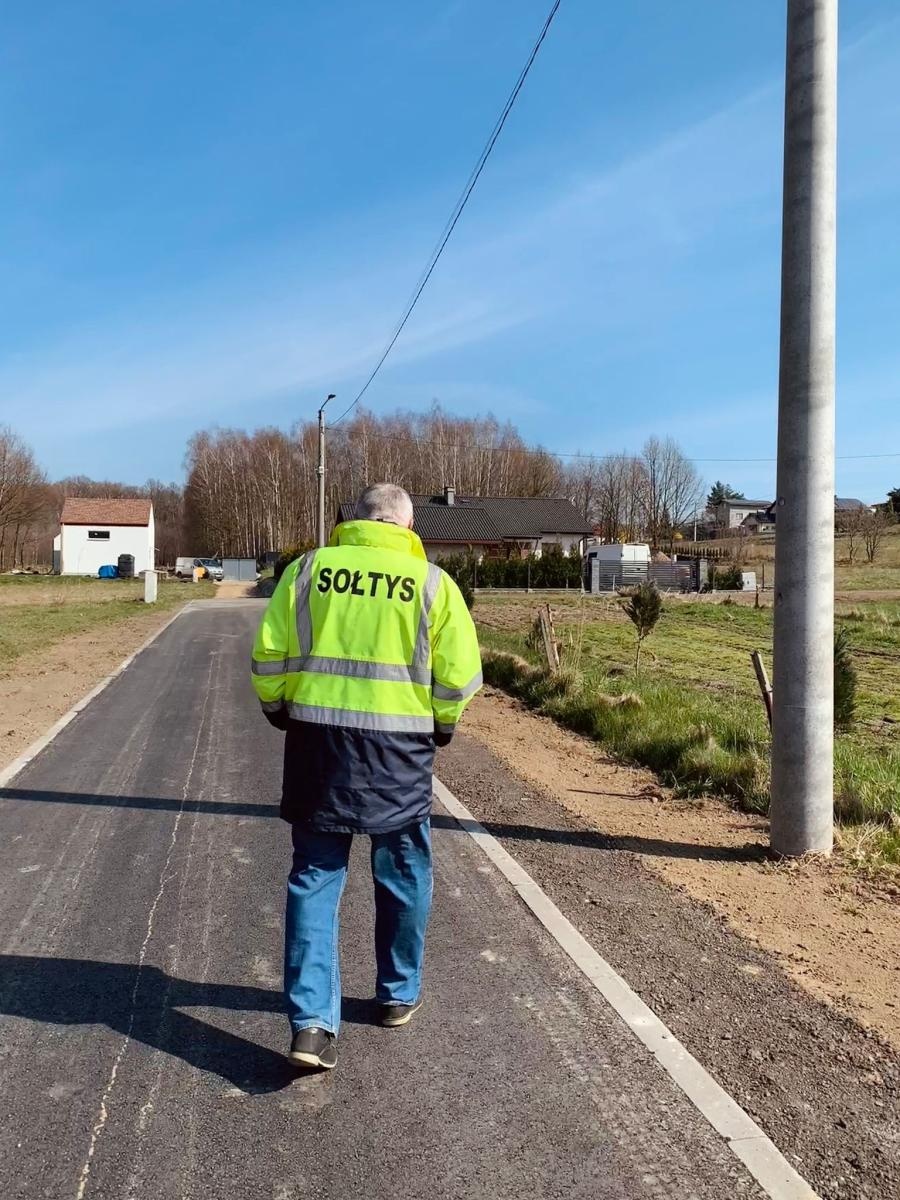 Zdjęcie w galerii na portalu naszwodzislaw.com: Odgałęzienie Olszyńskiej w Godowie gotowe wiadomości z regionu