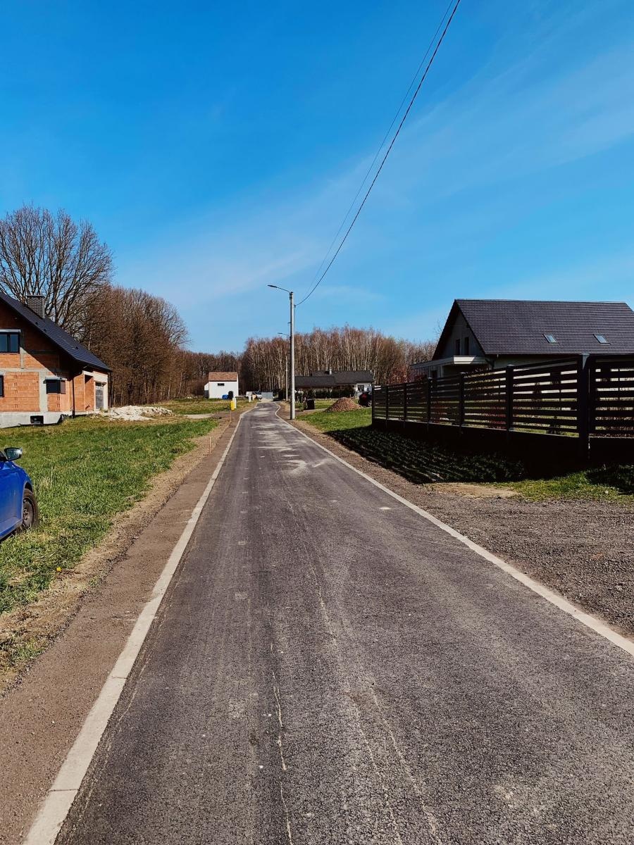 Zdjęcie w galerii na portalu naszwodzislaw.com: Odgałęzienie Olszyńskiej w Godowie gotowe wiadomości z regionu