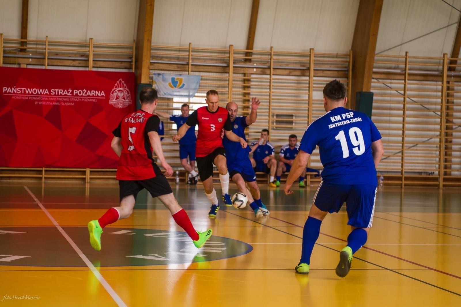 Zdjęcie w galerii na portalu naszwodzislaw.com: XXX Mistrzostwa Województwa Śląskiego Strażaków PSP w futsalu za nami wiadomości z regionu