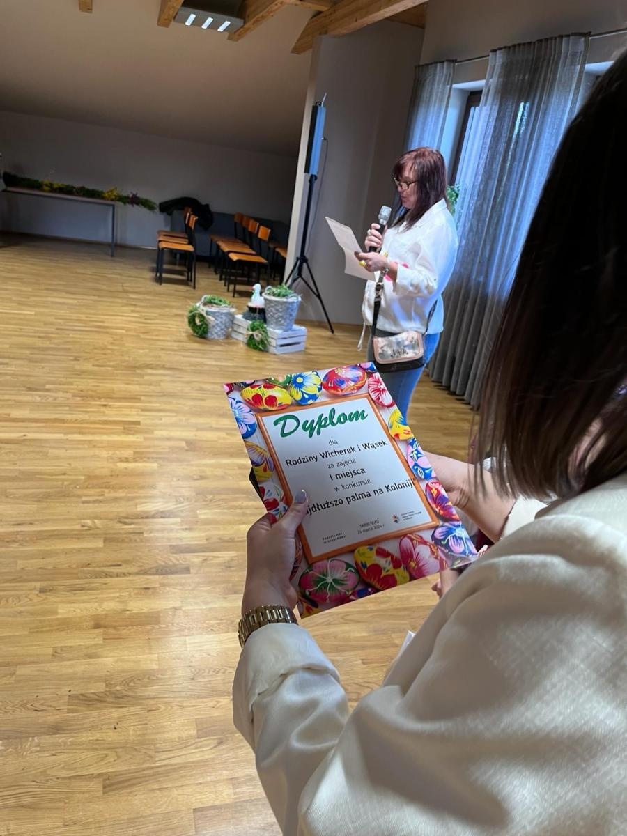 Zdjęcie w galerii na portalu naszwodzislaw.com: Imponująca palma w Skrbeńsku. Miała ponad 17 metrów! wiadomości z regionu