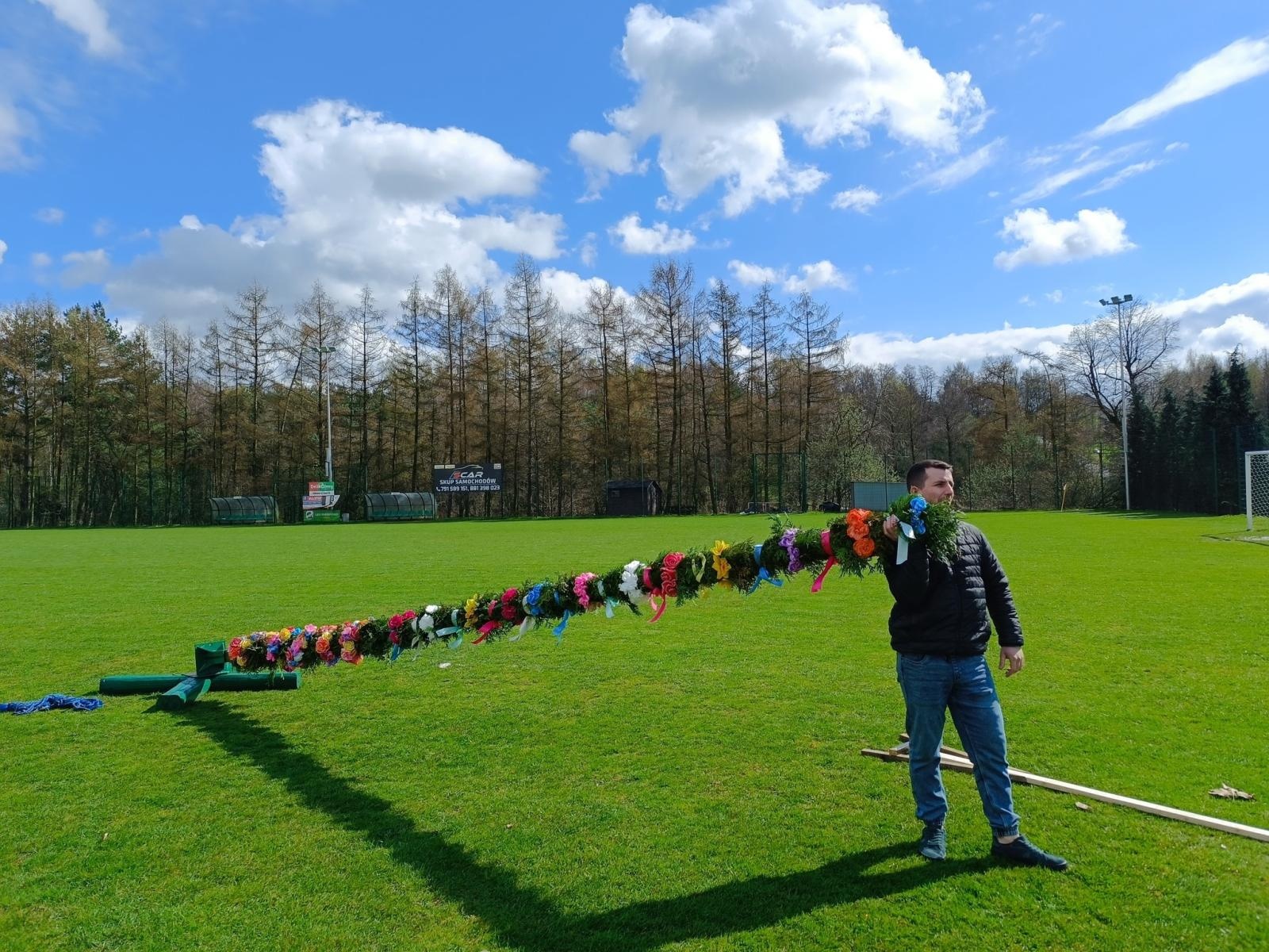 Zdjęcie w galerii na portalu naszwodzislaw.com: Imponująca palma w Skrbeńsku. Miała ponad 17 metrów! wiadomości z regionu