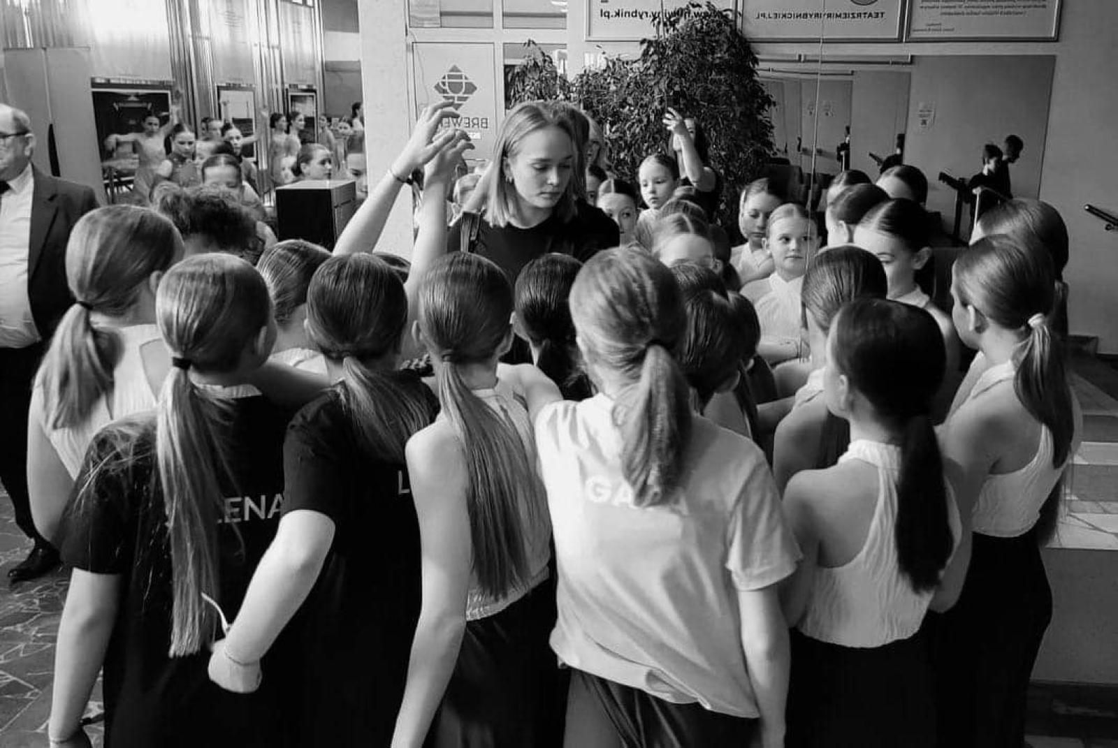 Zdjęcie w galerii na portalu naszwodzislaw.com: Worek medali dla zespołu DanceCap wiadomości z regionu