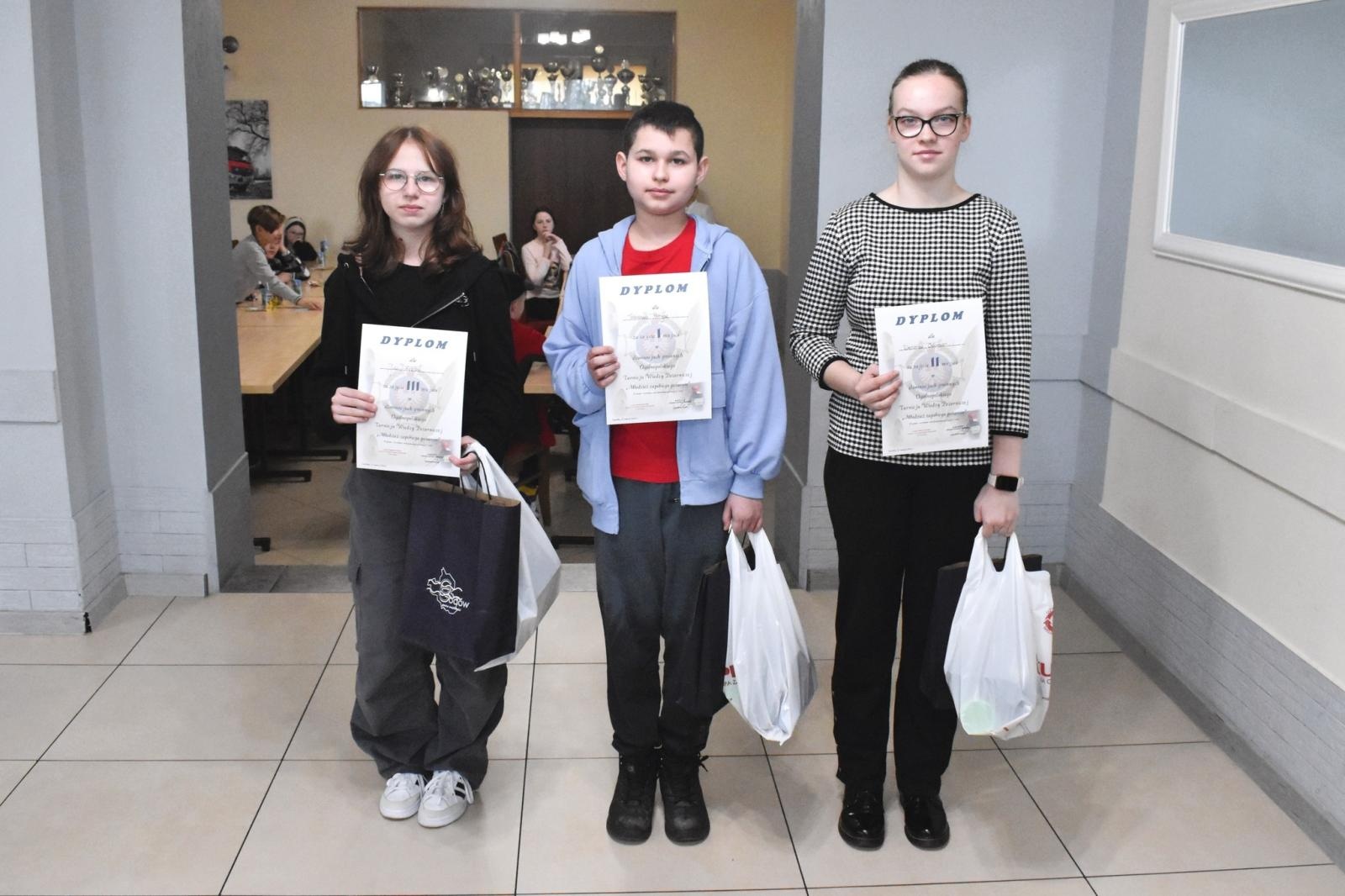 Zdjęcie w galerii na portalu naszwodzislaw.com: Dziewczęta wiedzą, jak zapobiegać pożarom wiadomości z regionu