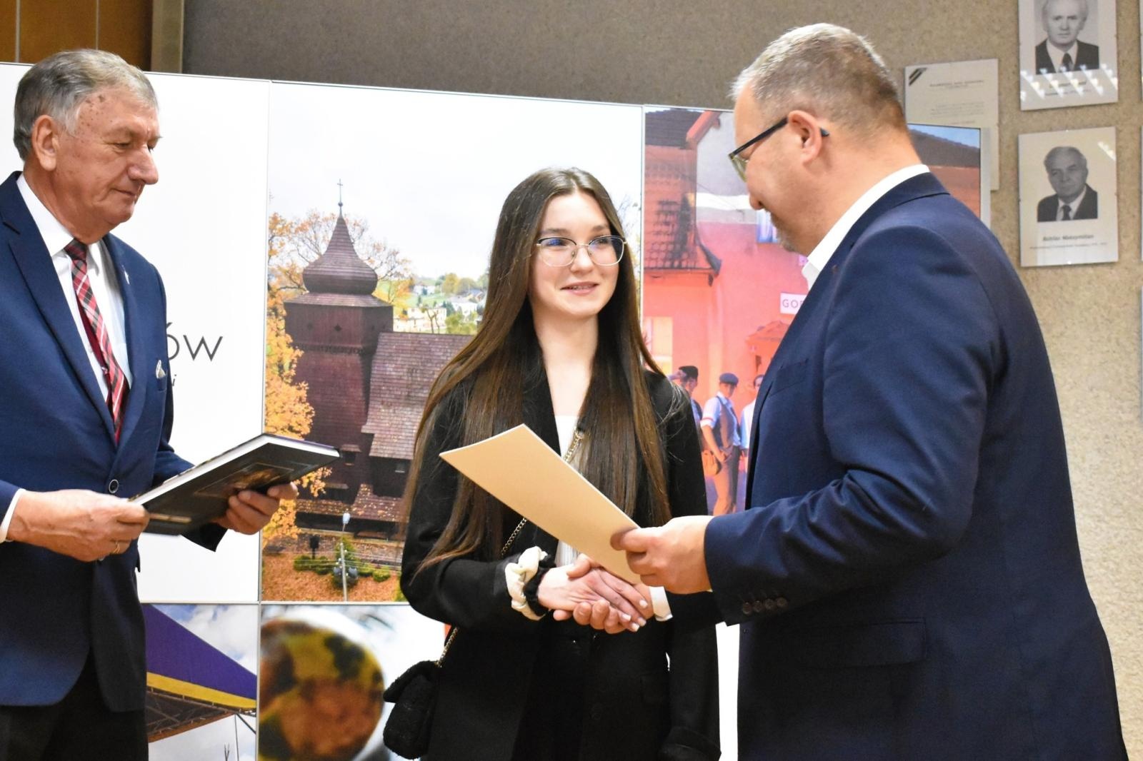 Zdjęcie w galerii na portalu naszwodzislaw.com: Młodzi sportowcy z gminy Godów ze stypendiami wiadomości z regionu