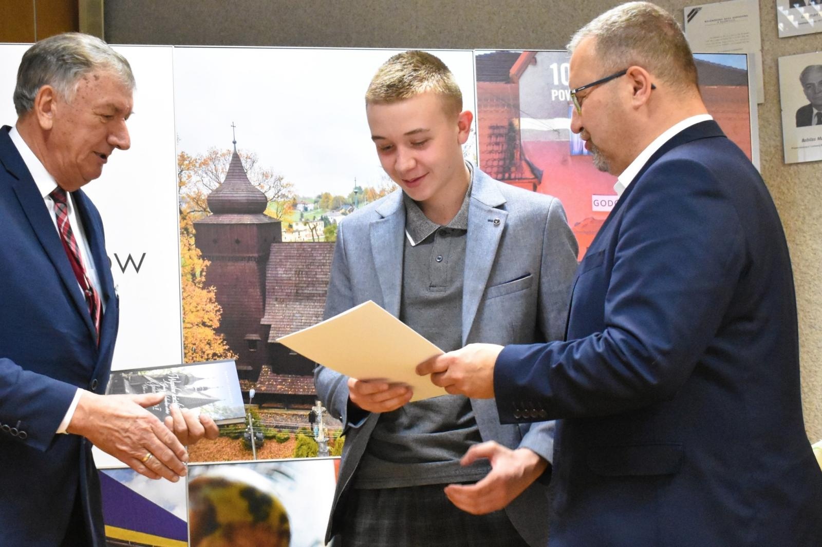 Zdjęcie w galerii na portalu naszwodzislaw.com: Młodzi sportowcy z gminy Godów ze stypendiami wiadomości z regionu