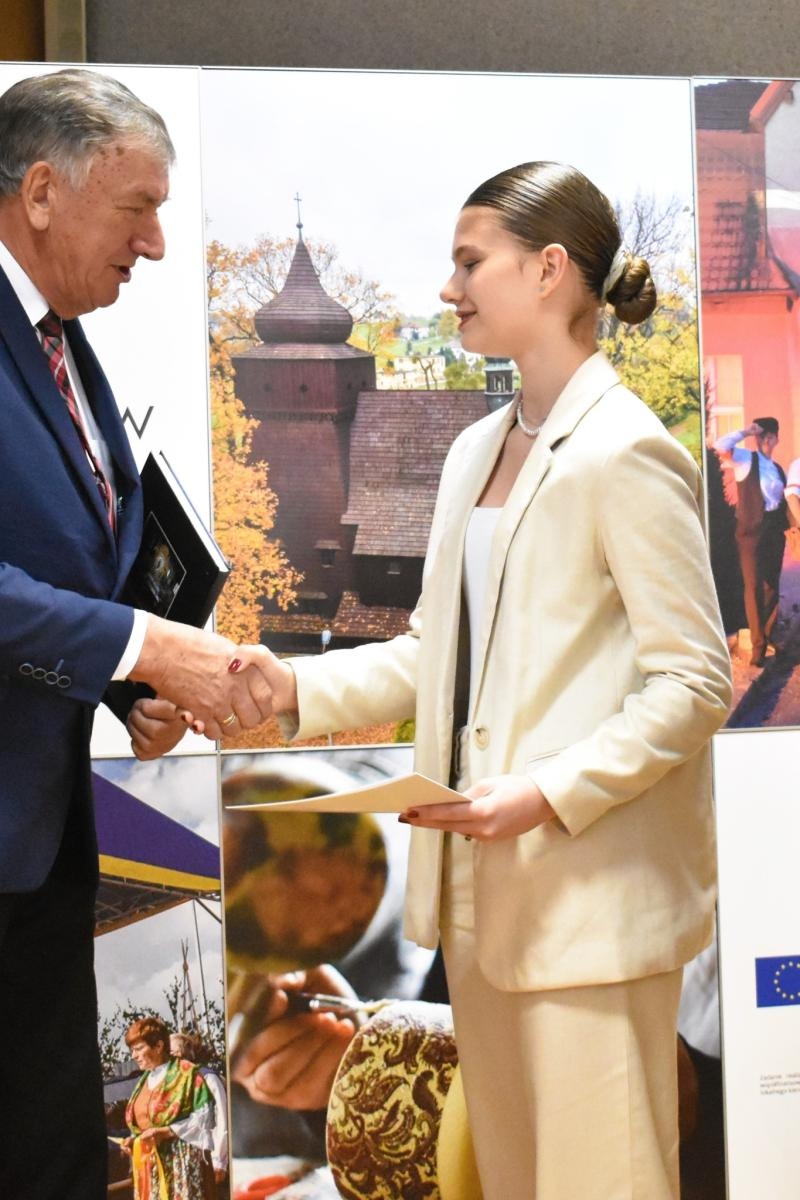 Zdjęcie w galerii na portalu naszwodzislaw.com: Młodzi sportowcy z gminy Godów ze stypendiami wiadomości z regionu