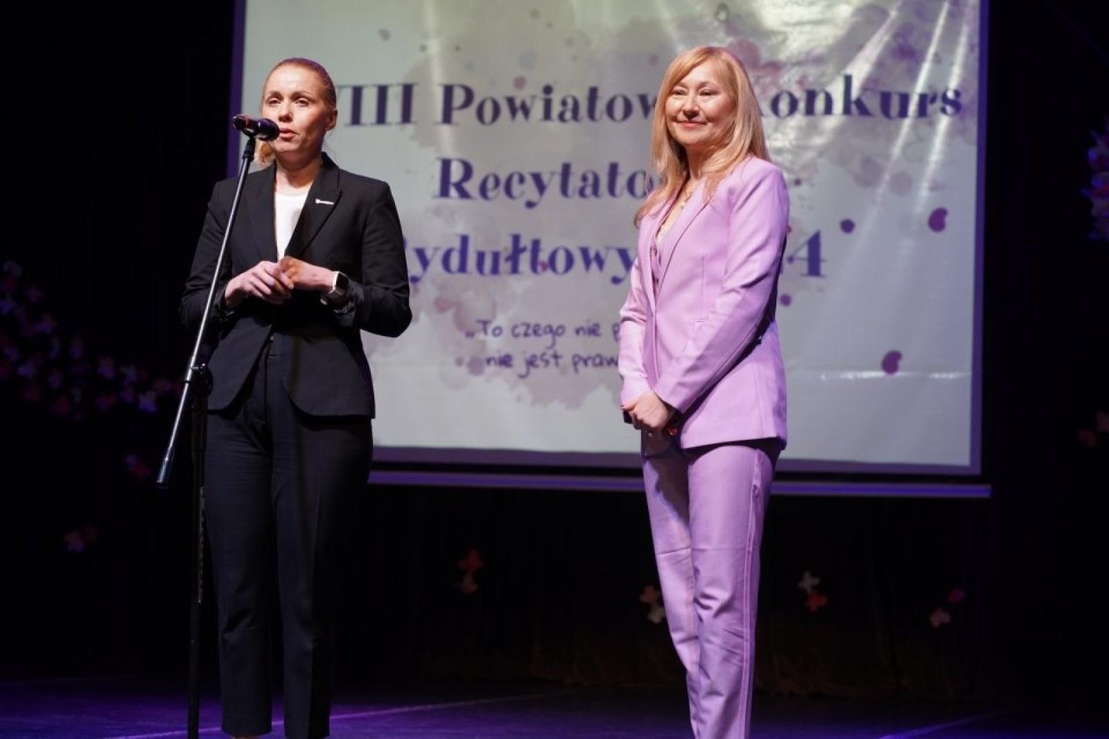 Zdjęcie w galerii na portalu naszwodzislaw.com: XVIII Powiatowy Konkurs Recytatorski w rydułtowskim Feniksie wiadomości z regionu