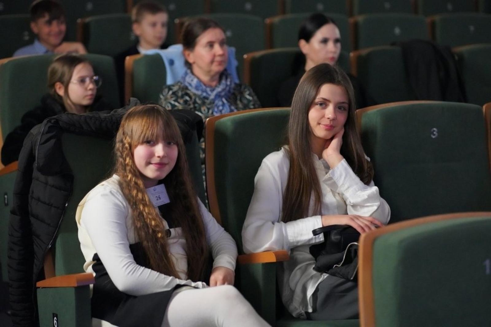 Zdjęcie w galerii na portalu naszwodzislaw.com: XVIII Powiatowy Konkurs Recytatorski w rydułtowskim Feniksie wiadomości z regionu