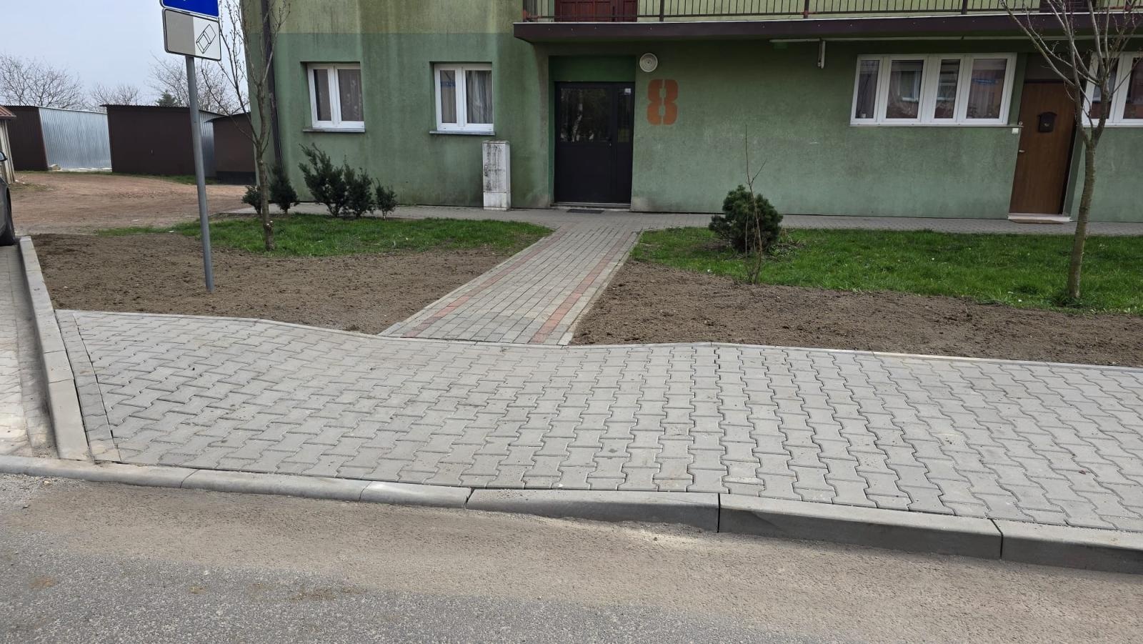 Zdjęcie w galerii na portalu naszwodzislaw.com: Pszów. Ruszyły prace wykończeniowe na ul. Jagienki i Juranda wiadomości z regionu