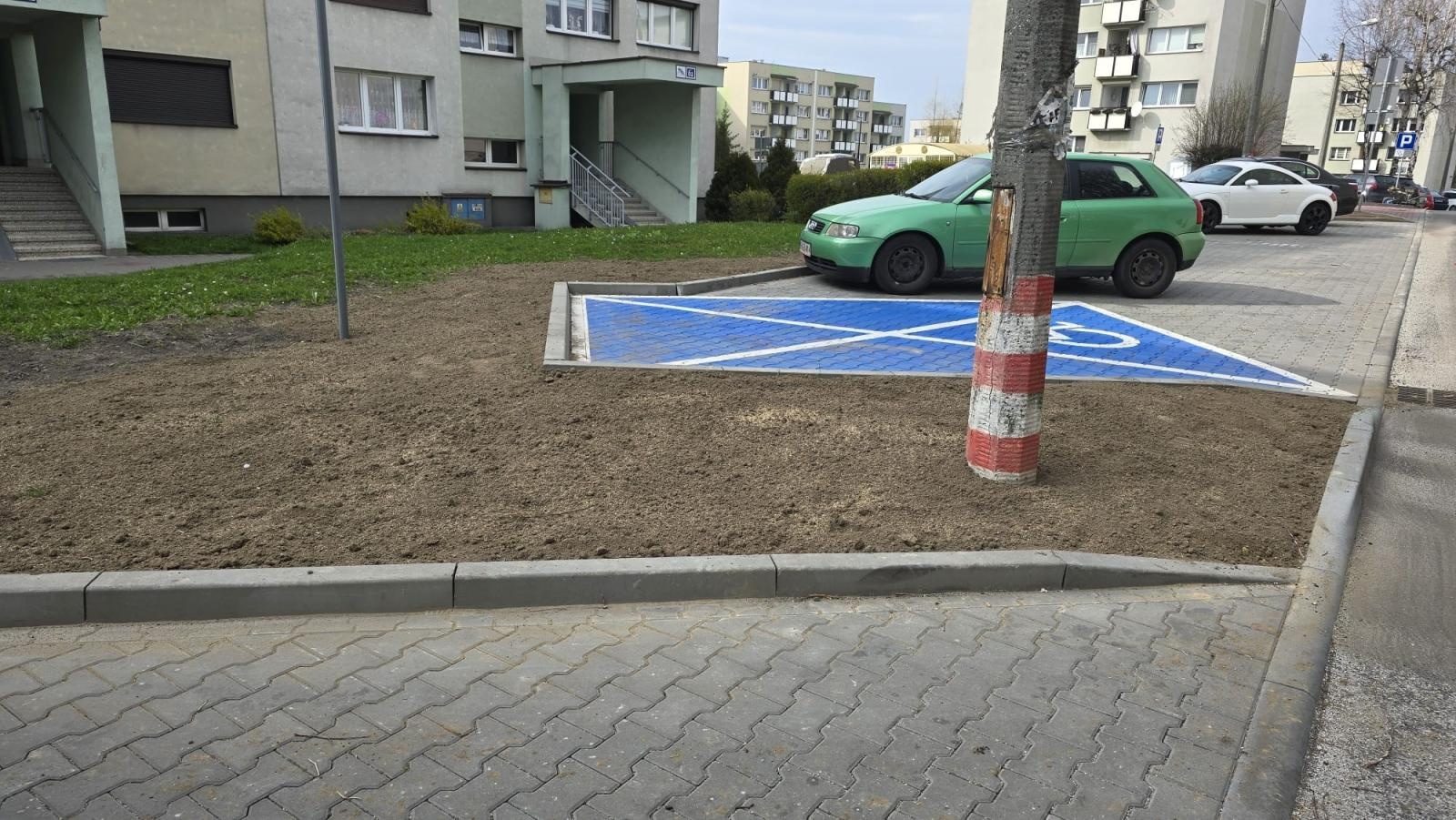 Zdjęcie w galerii na portalu naszwodzislaw.com: Pszów. Ruszyły prace wykończeniowe na ul. Jagienki i Juranda wiadomości z regionu