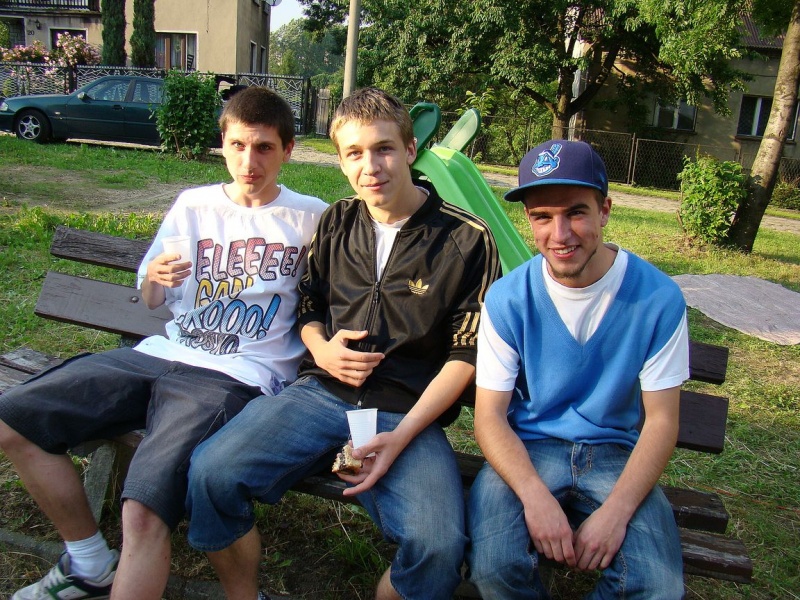 Zdjęcie w galerii na portalu naszwodzislaw.com: Najpierw sprzątali, później świętowali wiadomości z regionu