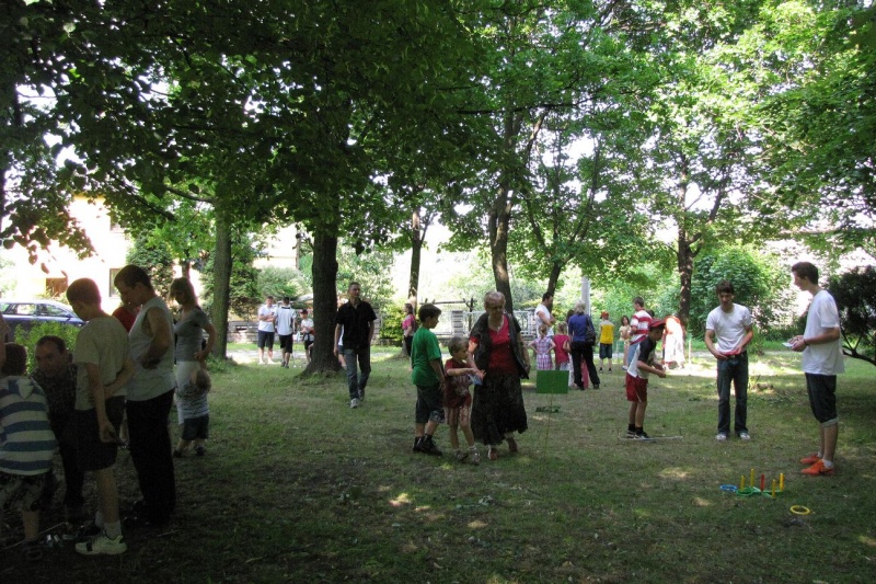 Zdjęcie w galerii na portalu naszwodzislaw.com: Najpierw sprzątali, później świętowali wiadomości z regionu