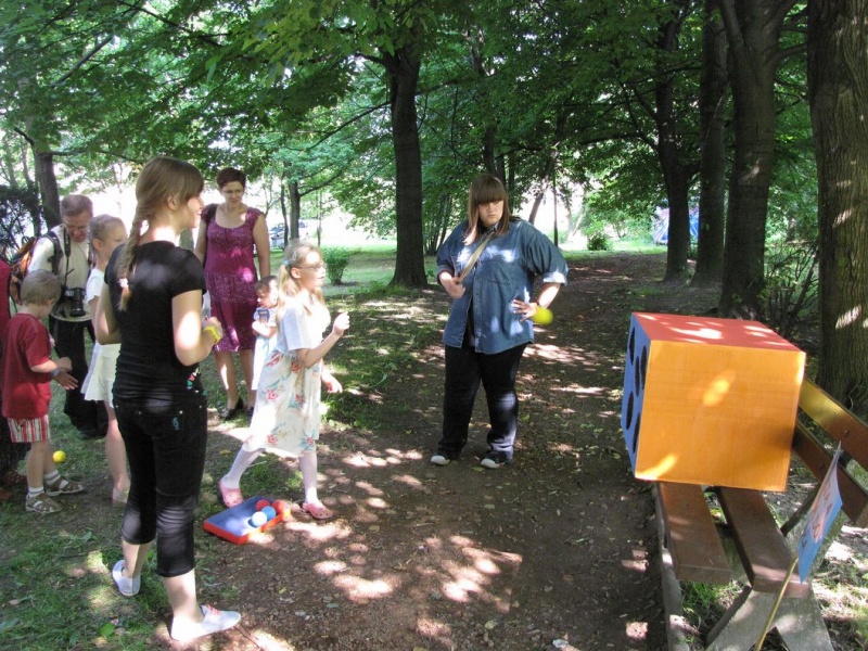 Zdjęcie w galerii na portalu naszwodzislaw.com: Najpierw sprzątali, później świętowali wiadomości z regionu