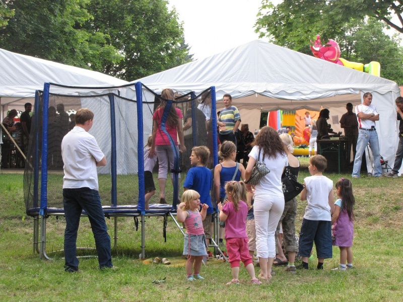 Zdjęcie w galerii na portalu naszwodzislaw.com: Najpierw sprzątali, później świętowali wiadomości z regionu