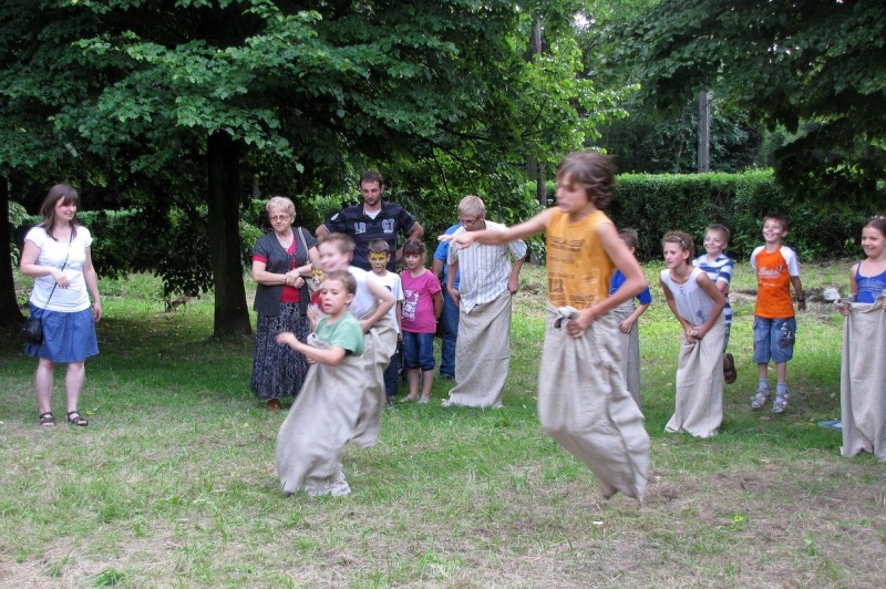 Zdjęcie w galerii na portalu naszwodzislaw.com: Najpierw sprzątali, później świętowali wiadomości z regionu