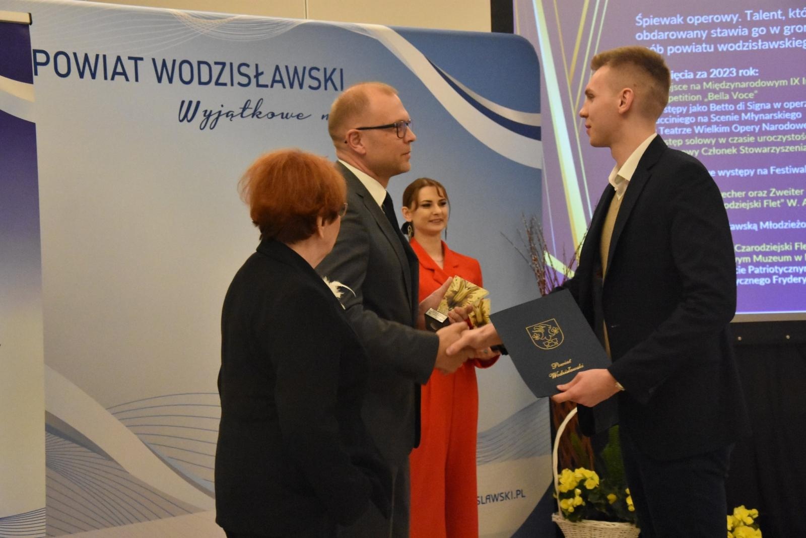 Zdjęcie w galerii na portalu naszwodzislaw.com: Gala Kultury i Sportu Powiatu Wodzisławskiego [FOTO] wiadomości z regionu