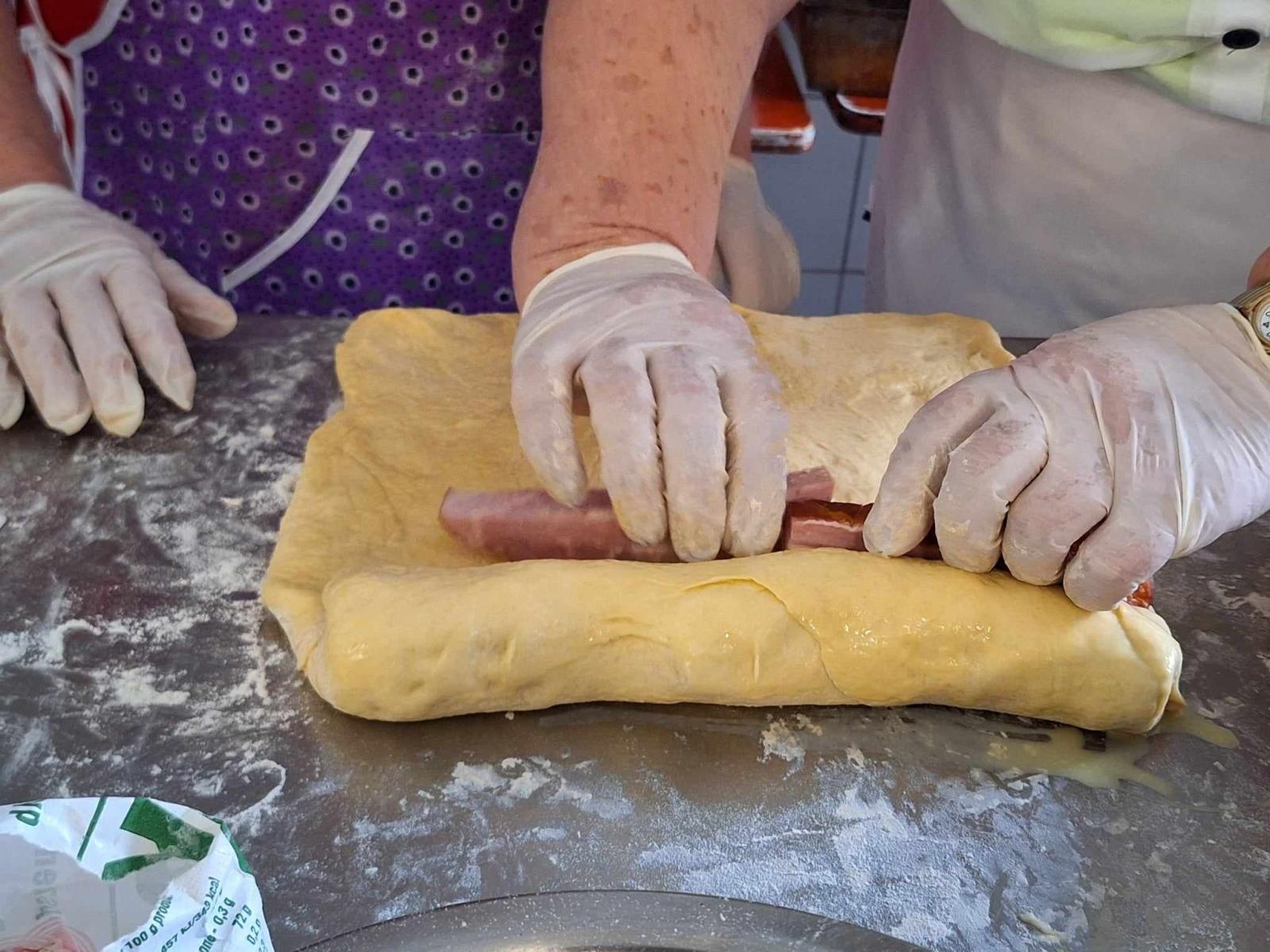 Zdjęcie w galerii na portalu naszwodzislaw.com: Gospodynie z Połomi zdradzają, jak samodzielnie przygotować święcelnik wiadomości z regionu