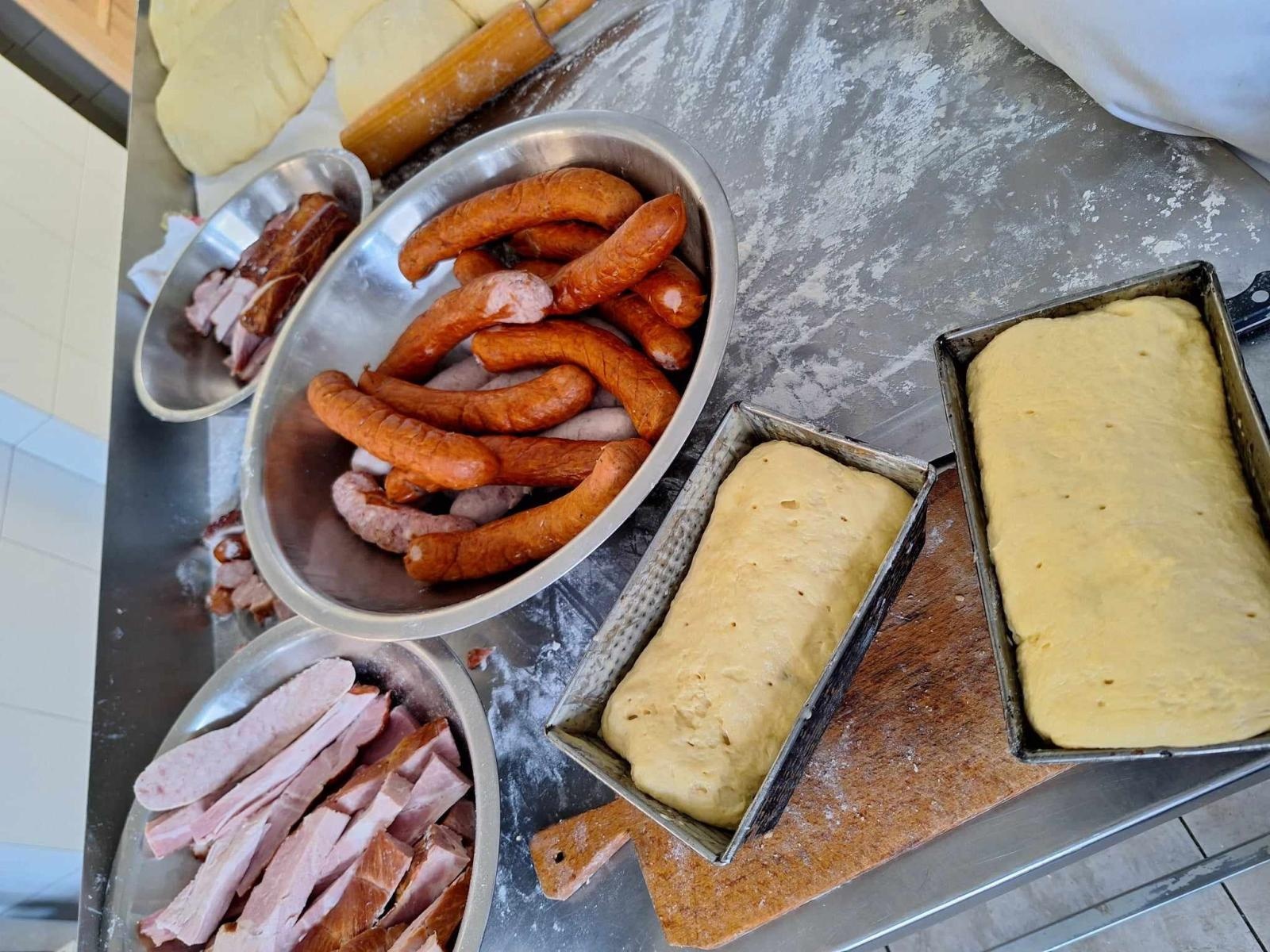 Zdjęcie w galerii na portalu naszwodzislaw.com: Gospodynie z Połomi zdradzają, jak samodzielnie przygotować święcelnik wiadomości z regionu