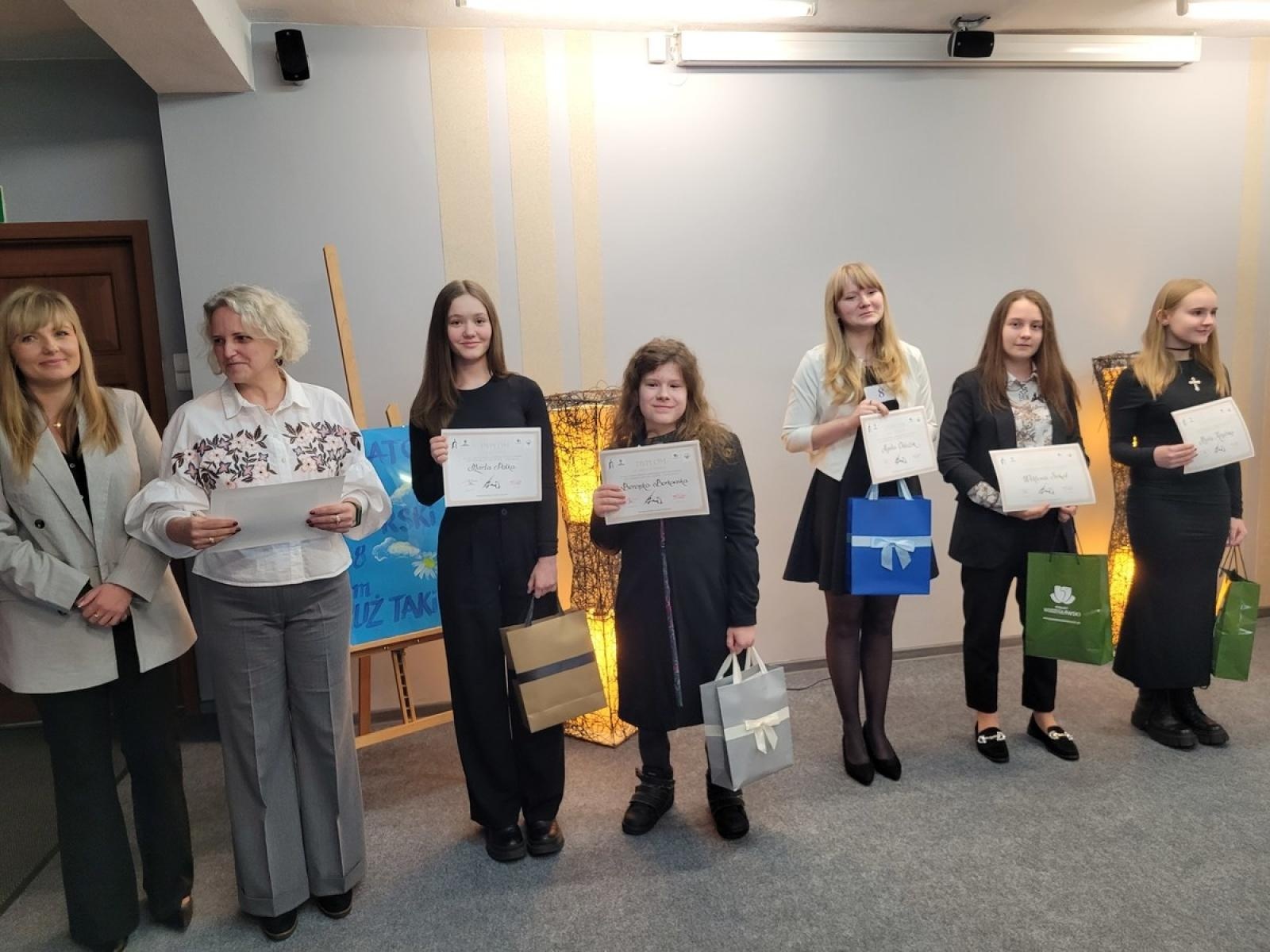 Zdjęcie w galerii na portalu naszwodzislaw.com: XXIV Powiatowy Konkurs Recytatorski w ZS1 wiadomości z regionu