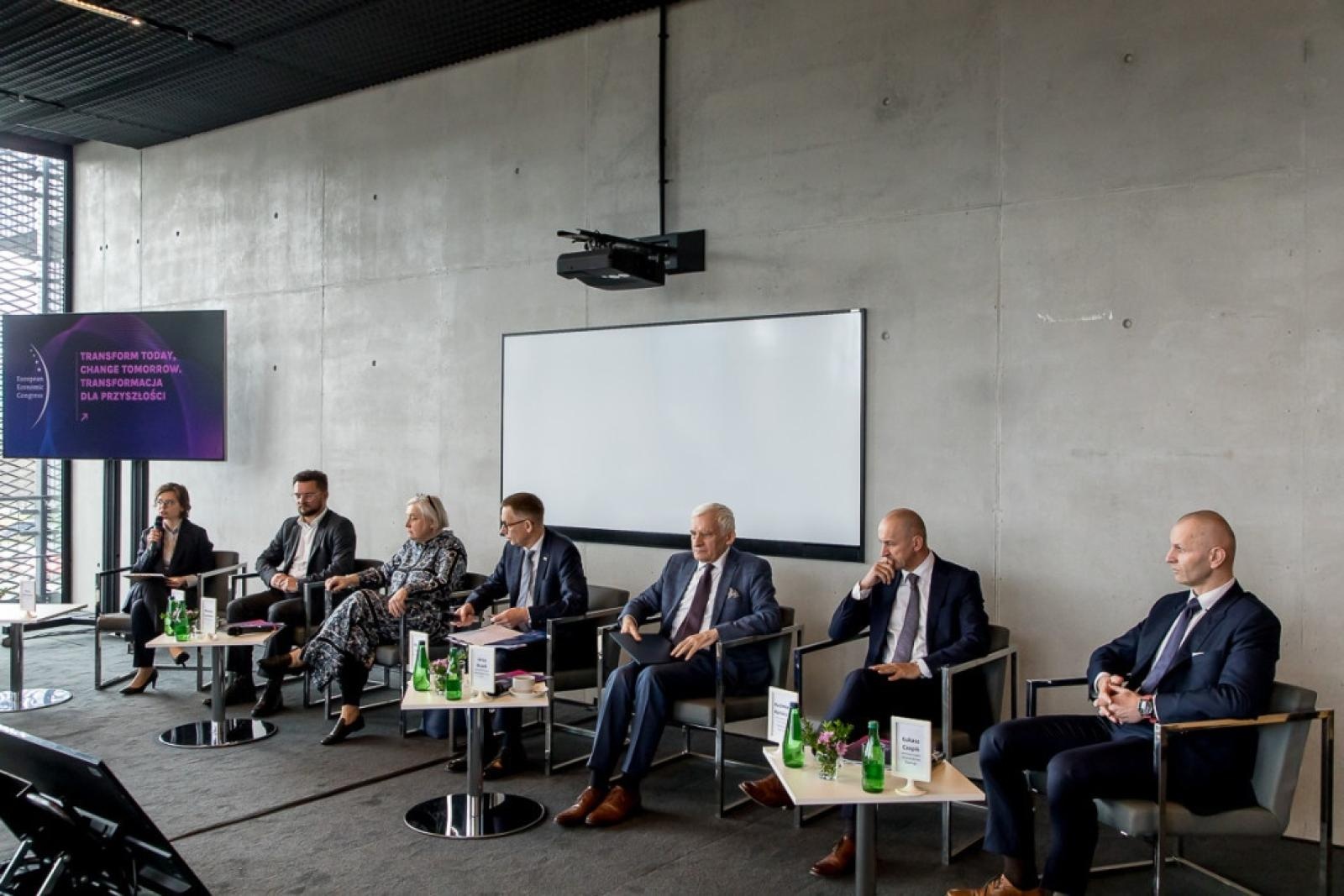 Zdjęcie w galerii na portalu naszwodzislaw.com: Kongres na miarę wyzwań wiadomości z regionu