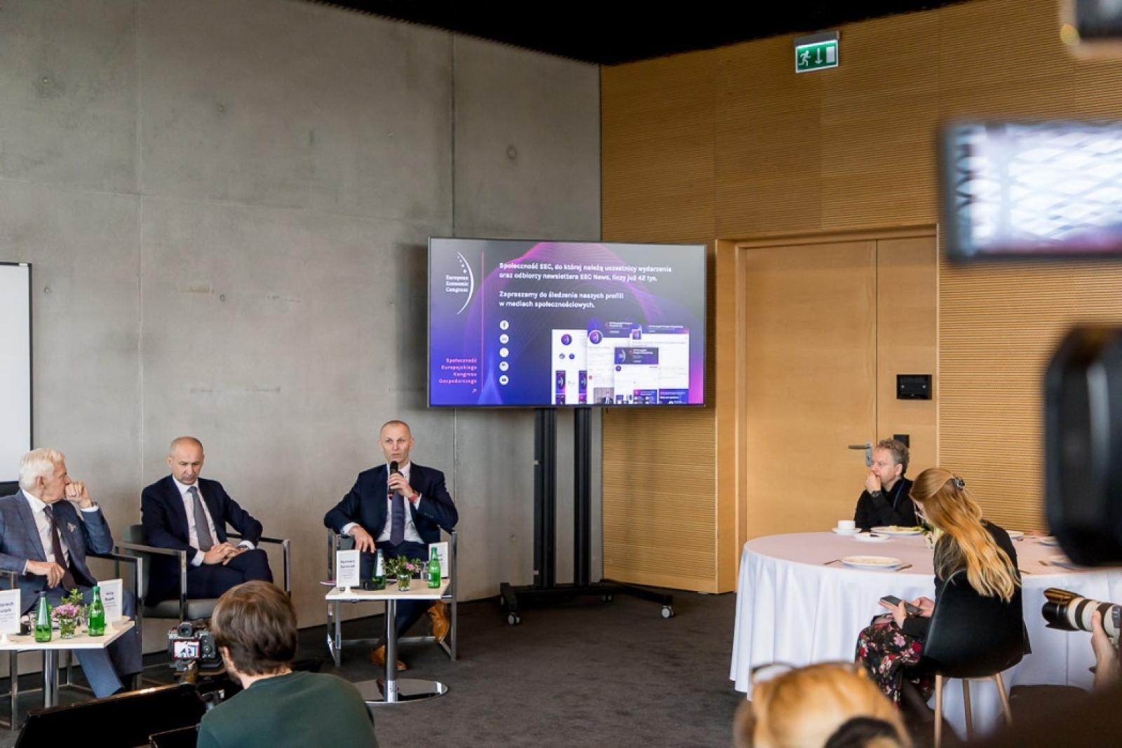 Zdjęcie w galerii na portalu naszwodzislaw.com: Kongres na miarę wyzwań wiadomości z regionu