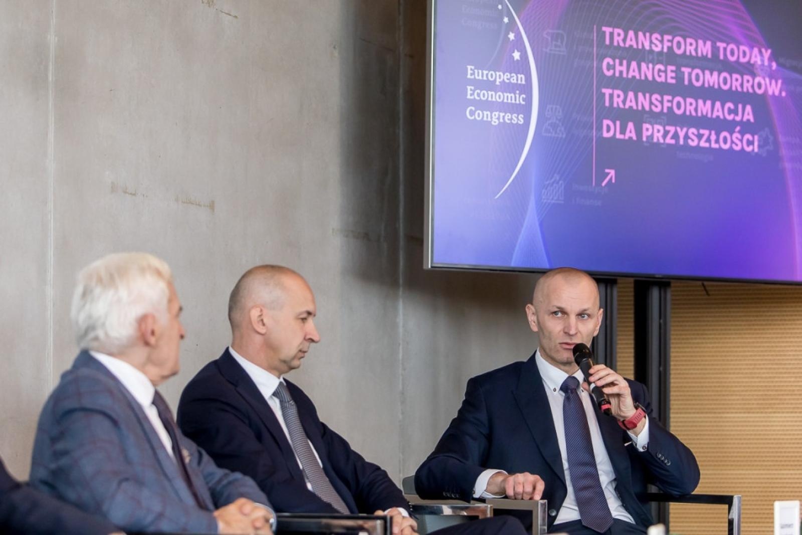 Zdjęcie w galerii na portalu naszwodzislaw.com: Kongres na miarę wyzwań wiadomości z regionu