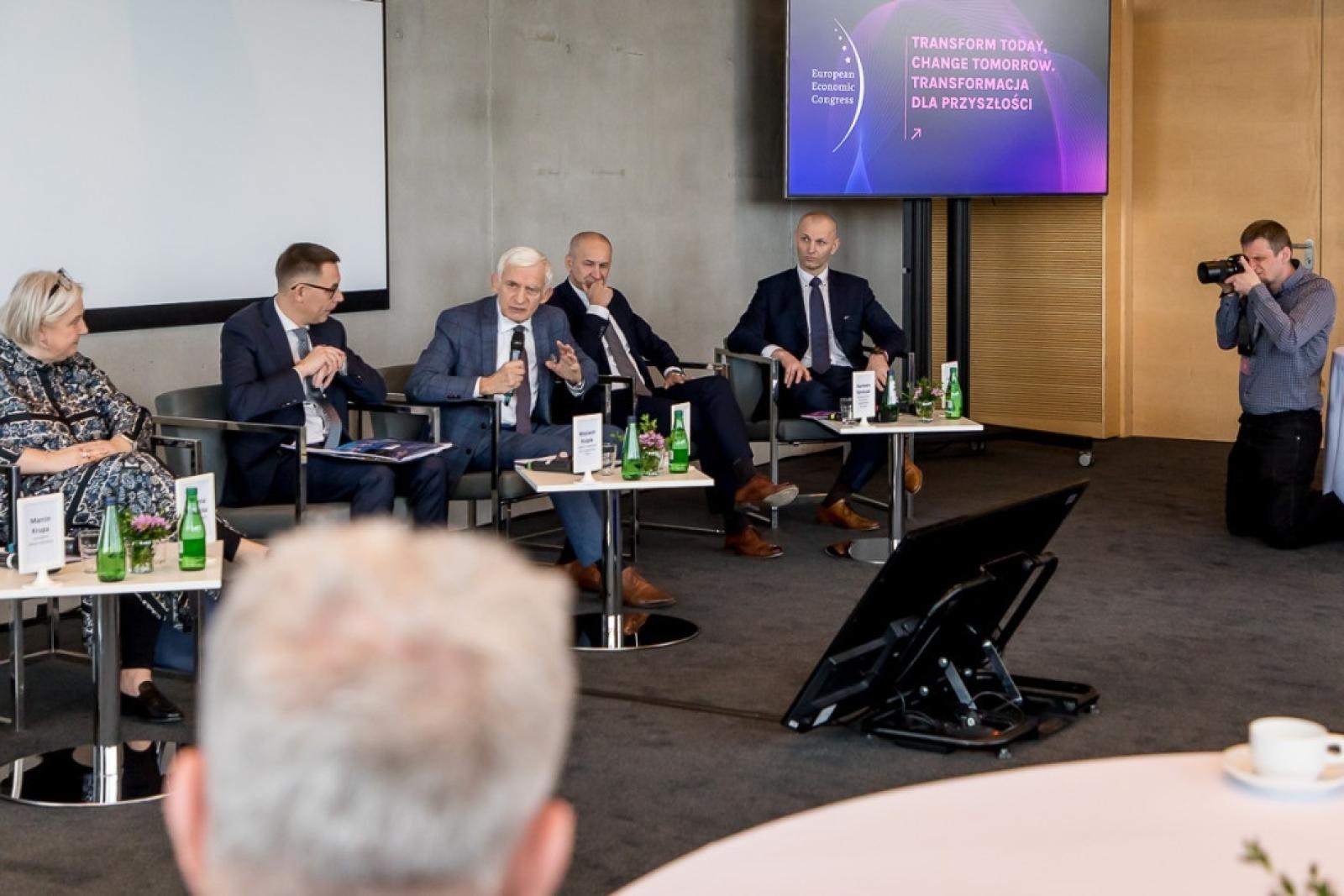 Zdjęcie w galerii na portalu naszwodzislaw.com: Kongres na miarę wyzwań wiadomości z regionu