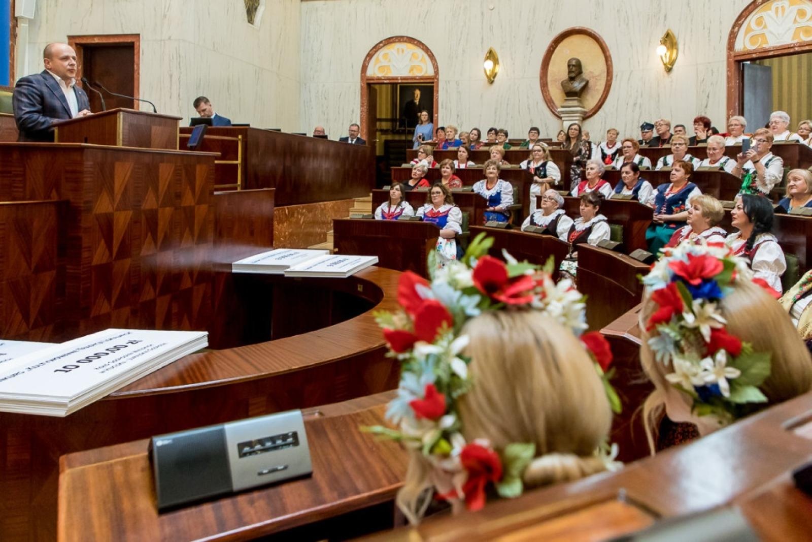 Zdjęcie w galerii na portalu naszwodzislaw.com: Prawie 550 tys. na Kultywowanie Tradycji Lokalnych wiadomości z regionu