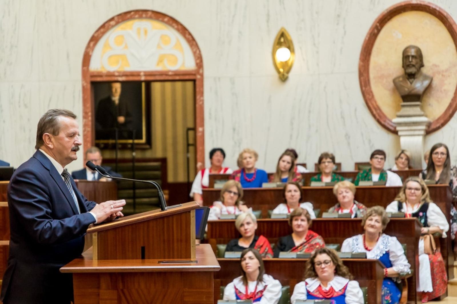 Zdjęcie w galerii na portalu naszwodzislaw.com: Prawie 550 tys. na Kultywowanie Tradycji Lokalnych wiadomości z regionu