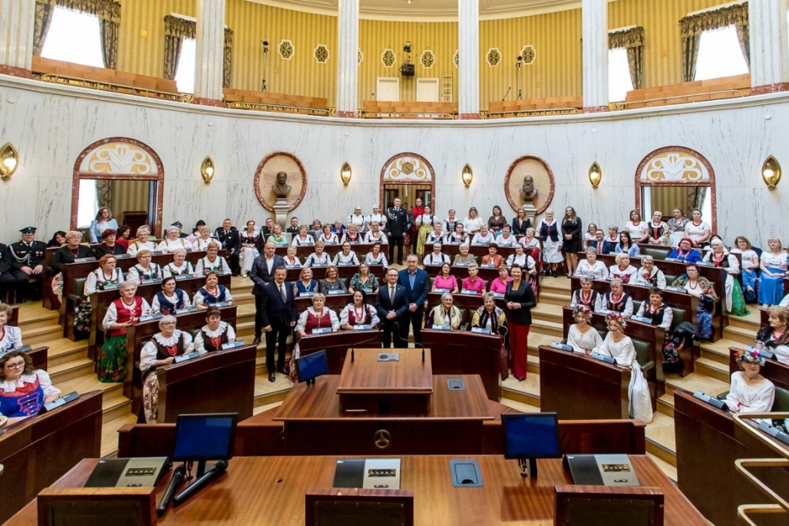 Zdjęcie w galerii na portalu naszwodzislaw.com: Prawie 550 tys. na Kultywowanie Tradycji Lokalnych wiadomości z regionu