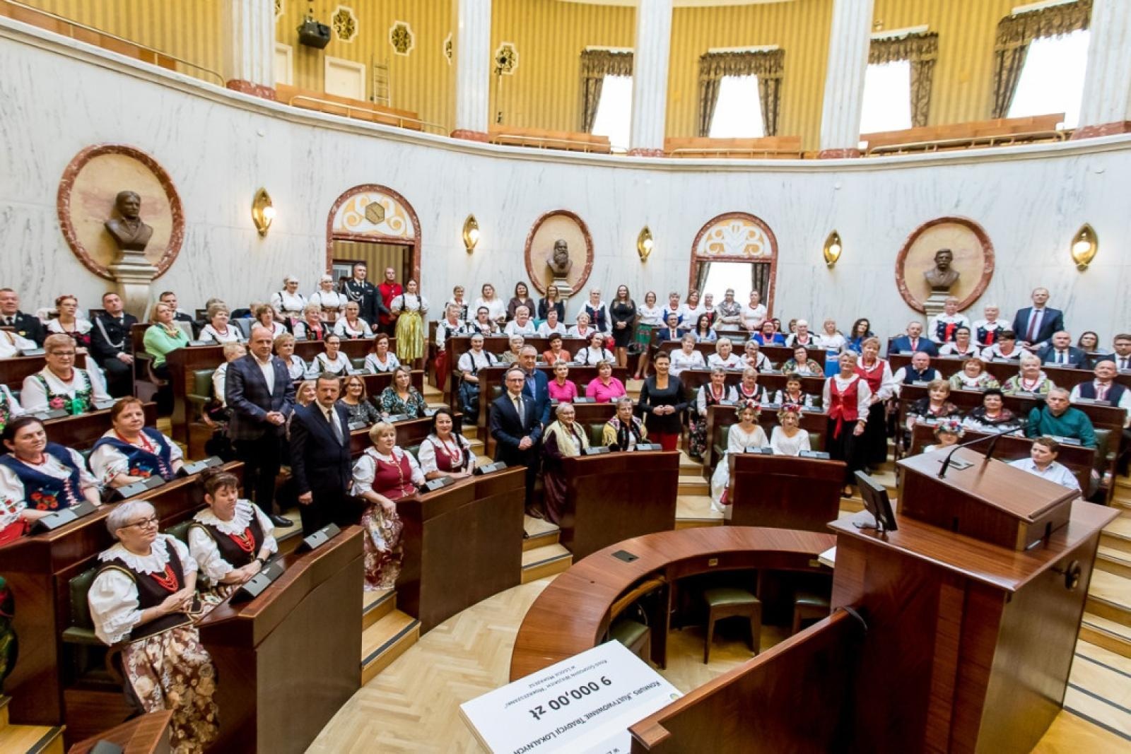 Zdjęcie w galerii na portalu naszwodzislaw.com: Prawie 550 tys. na Kultywowanie Tradycji Lokalnych wiadomości z regionu