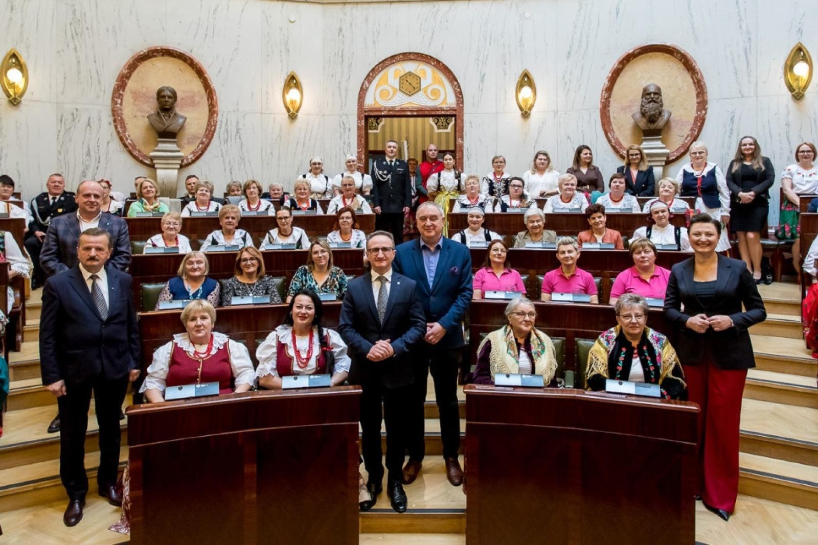 Zdjęcie w galerii na portalu naszwodzislaw.com: Prawie 550 tys. na Kultywowanie Tradycji Lokalnych wiadomości z regionu