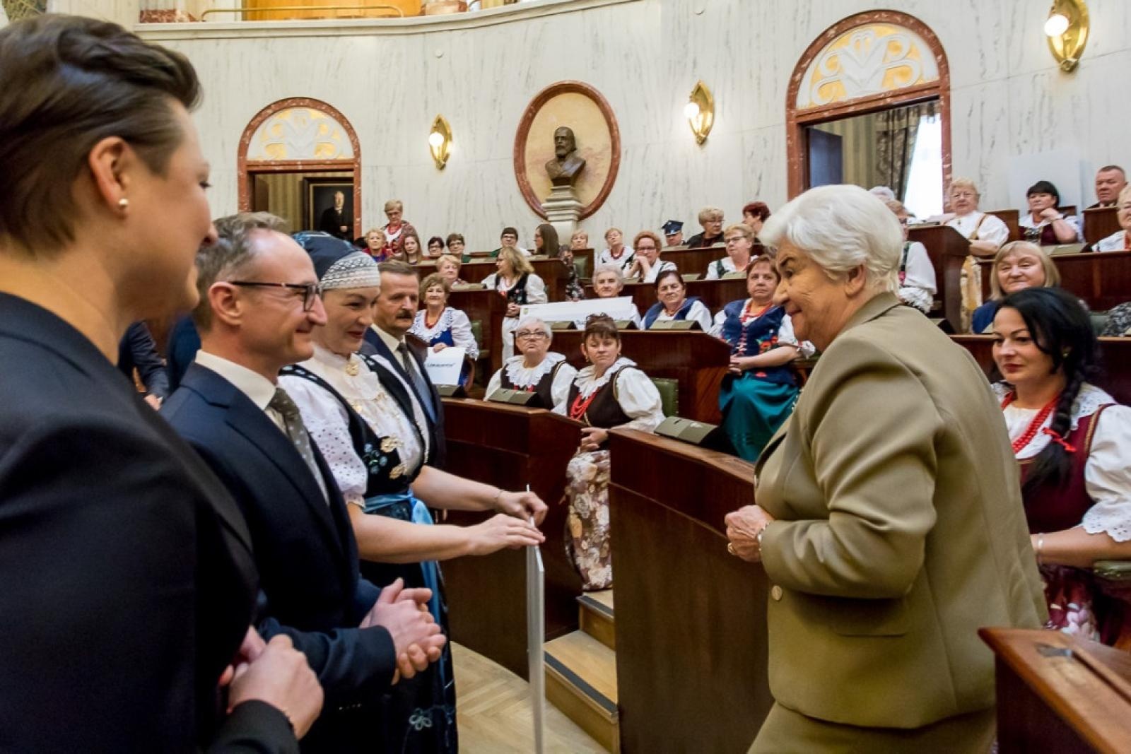 Zdjęcie w galerii na portalu naszwodzislaw.com: Prawie 550 tys. na Kultywowanie Tradycji Lokalnych wiadomości z regionu