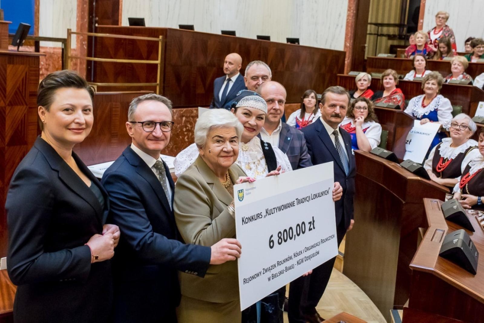 Zdjęcie w galerii na portalu naszwodzislaw.com: Prawie 550 tys. na Kultywowanie Tradycji Lokalnych wiadomości z regionu