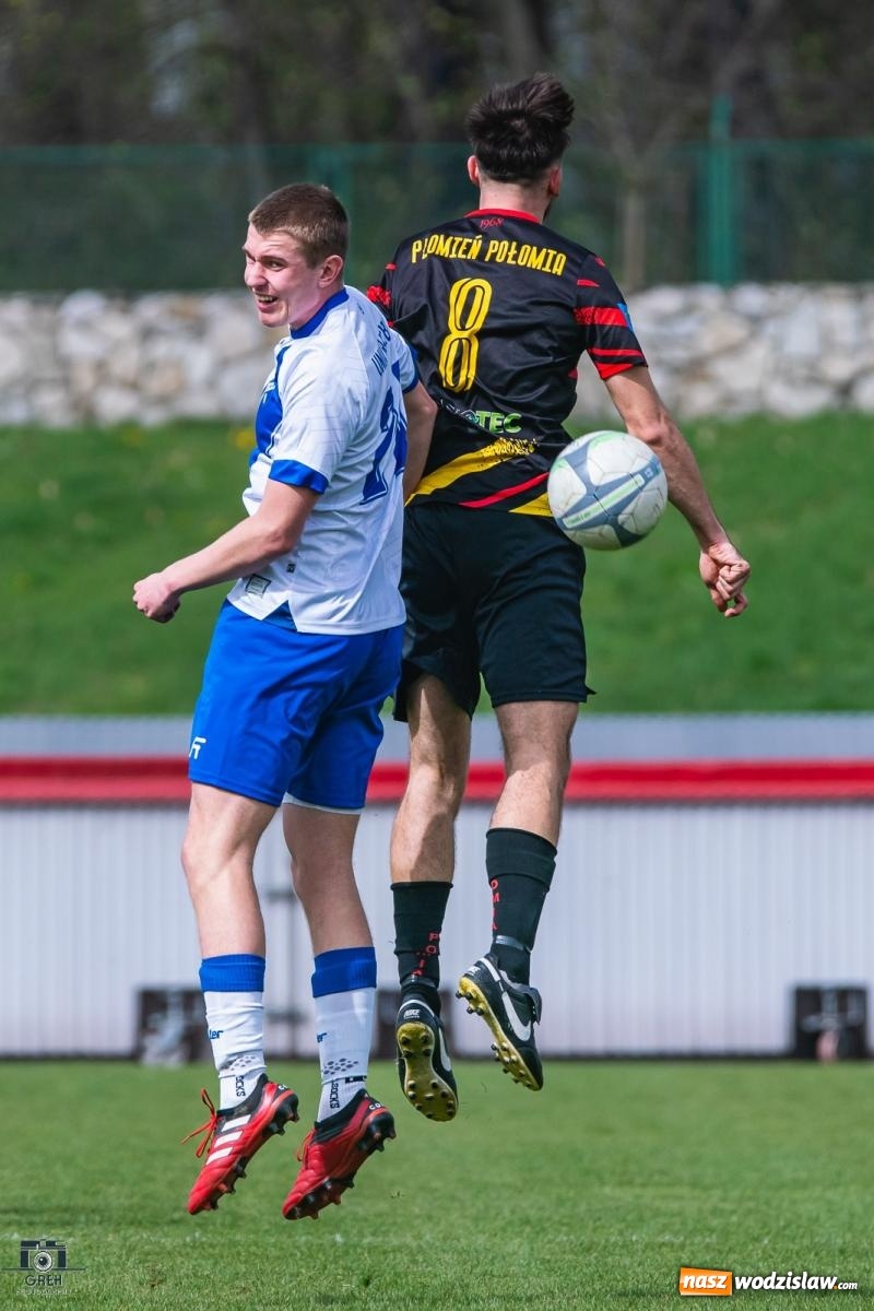 Zdjęcie w galerii na portalu naszwodzislaw.com: Dobra passa Płomienia Połomia. Unia Racibórz na kolanach [FOTO] wiadomości z regionu