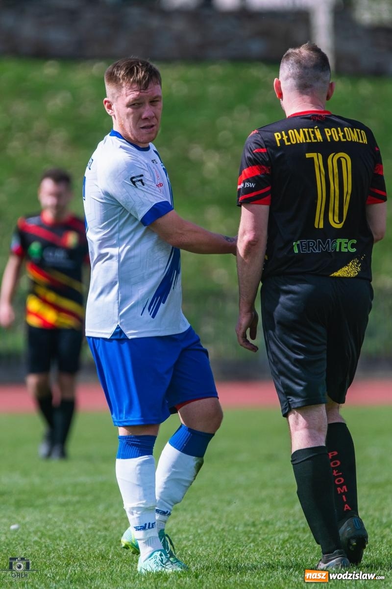 Zdjęcie w galerii na portalu naszwodzislaw.com: Dobra passa Płomienia Połomia. Unia Racibórz na kolanach [FOTO] wiadomości z regionu
