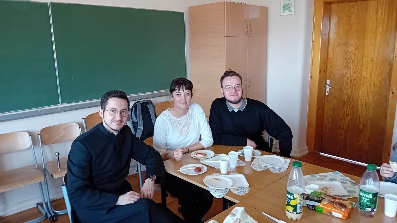 Zdjęcie w galerii na portalu naszwodzislaw.com: Wielkanocne tradycje w zawadzkiej szkole wiadomości z regionu