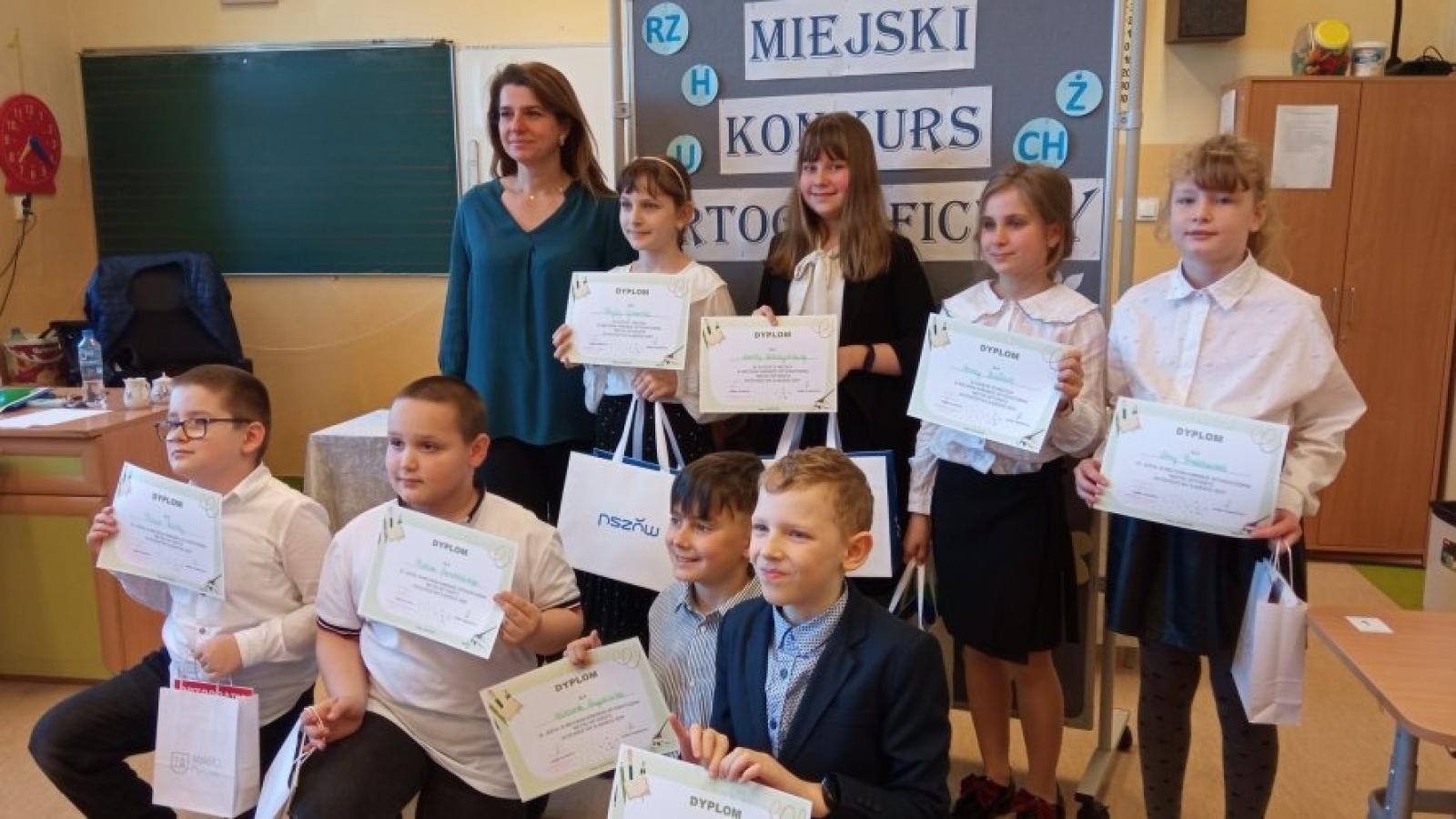 Zdjęcie w galerii na portalu naszwodzislaw.com: Mistrzowie ortografii z Pszowa wiadomości z regionu