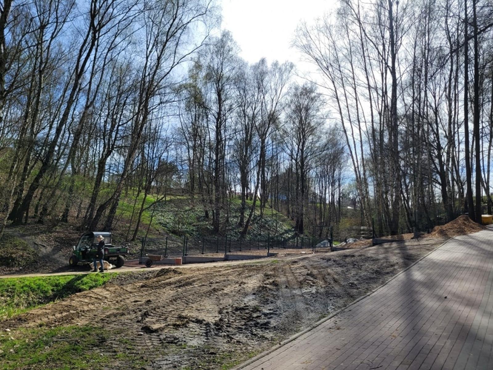 Zdjęcie w galerii na portalu naszwodzislaw.com: Na Trzech Wzgórzach praca wre. To nie koniec udogodnień wiadomości z regionu