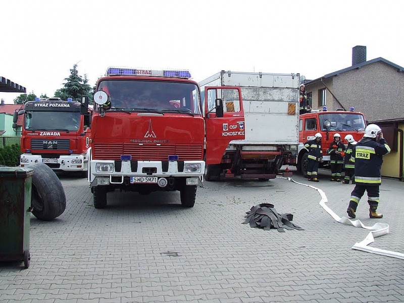 Zdjęcie w galerii na portalu naszwodzislaw.com: Pożar kurzej fermy w Kokoszycach wiadomości z regionu