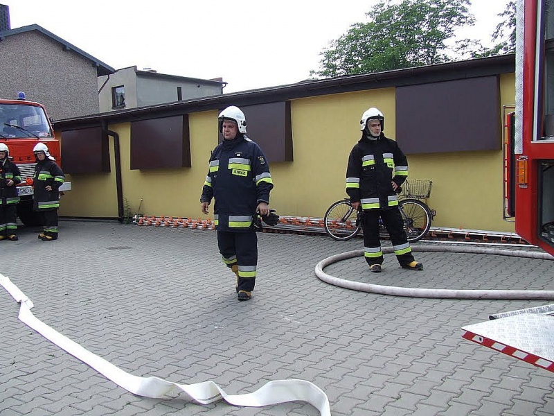 Zdjęcie w galerii na portalu naszwodzislaw.com: Pożar kurzej fermy w Kokoszycach wiadomości z regionu