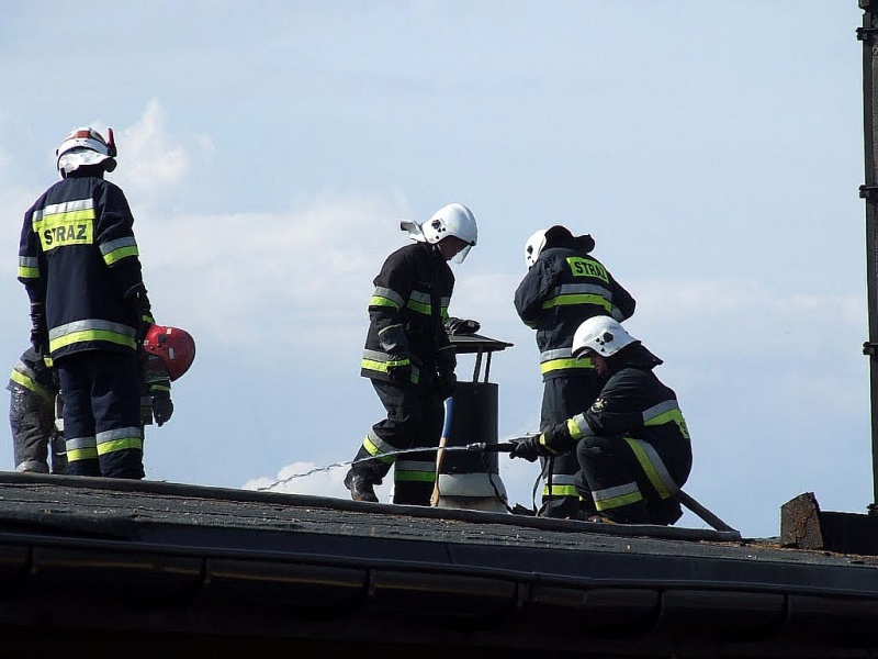 Zdjęcie w galerii na portalu naszwodzislaw.com: Pożar kurzej fermy w Kokoszycach wiadomości z regionu