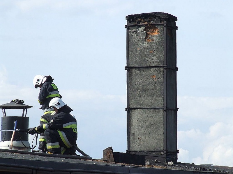 Zdjęcie w galerii na portalu naszwodzislaw.com: Pożar kurzej fermy w Kokoszycach wiadomości z regionu