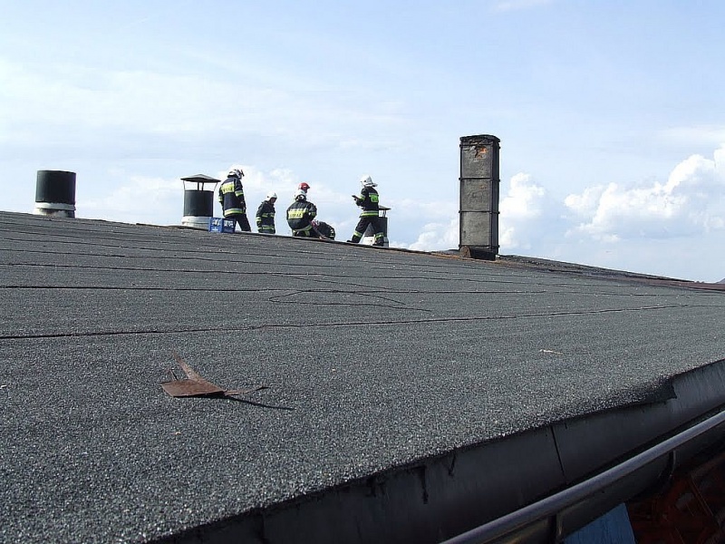 Zdjęcie w galerii na portalu naszwodzislaw.com: Pożar kurzej fermy w Kokoszycach wiadomości z regionu