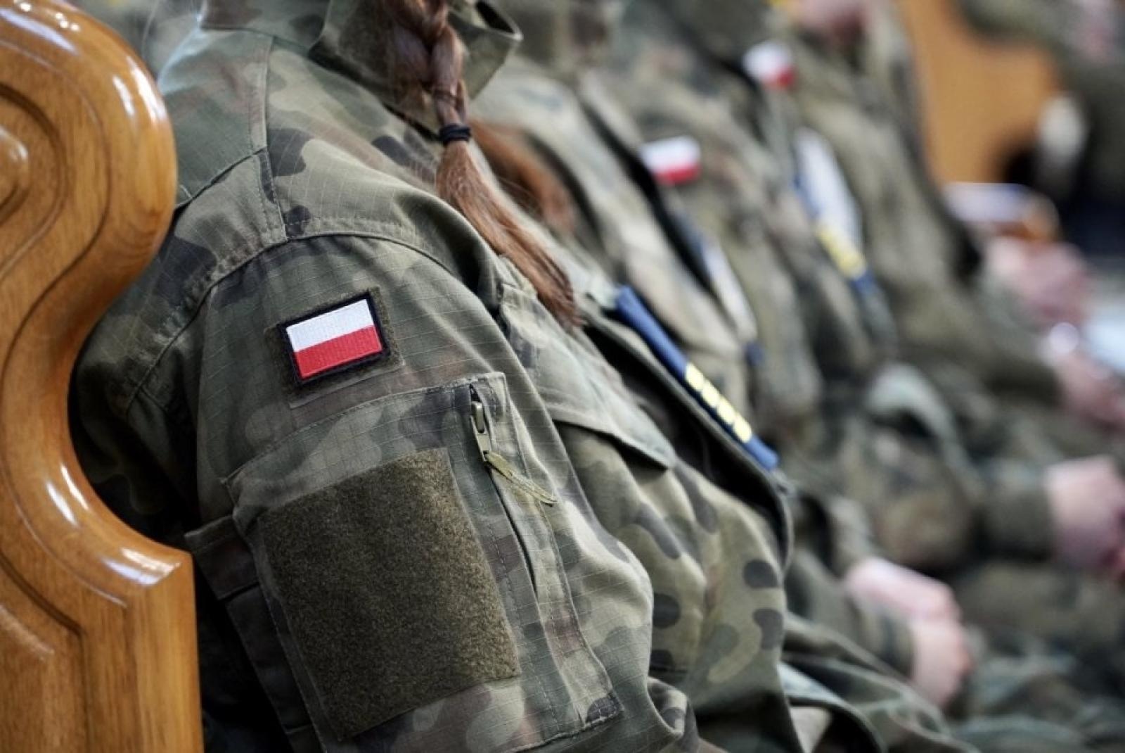 Zdjęcie w galerii na portalu naszwodzislaw.com: Ślubowanie kadetów na rydułtowskim rynku [FOTO] wiadomości z regionu