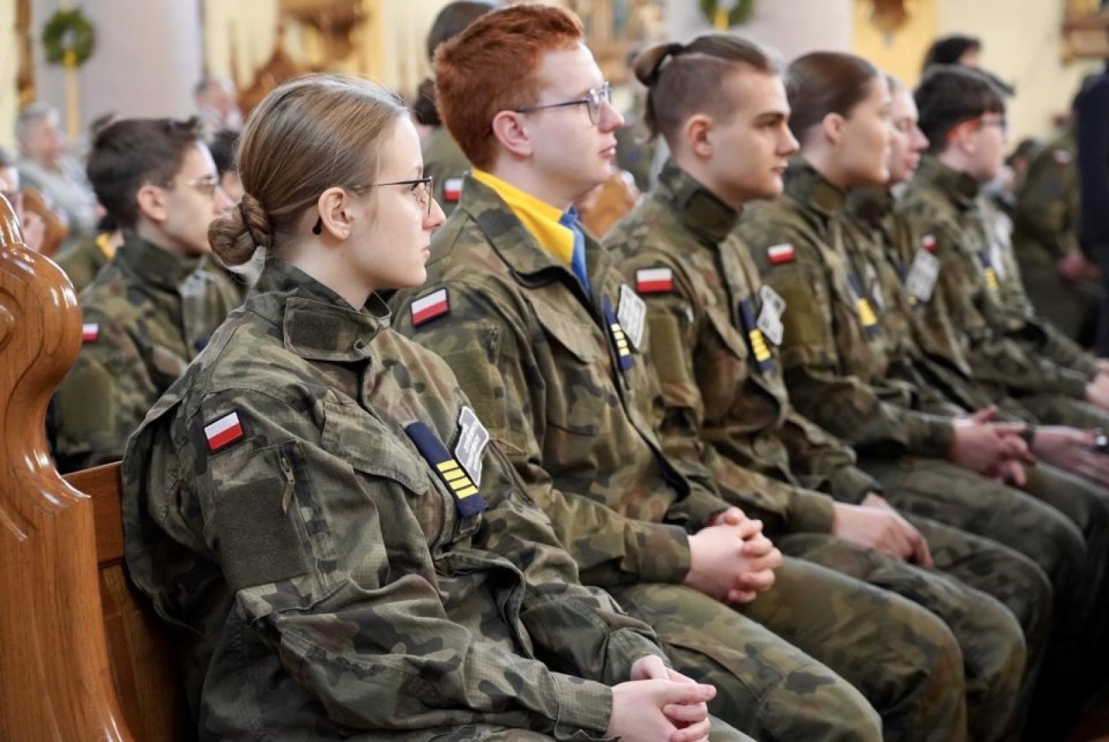 Zdjęcie w galerii na portalu naszwodzislaw.com: Ślubowanie kadetów na rydułtowskim rynku [FOTO] wiadomości z regionu